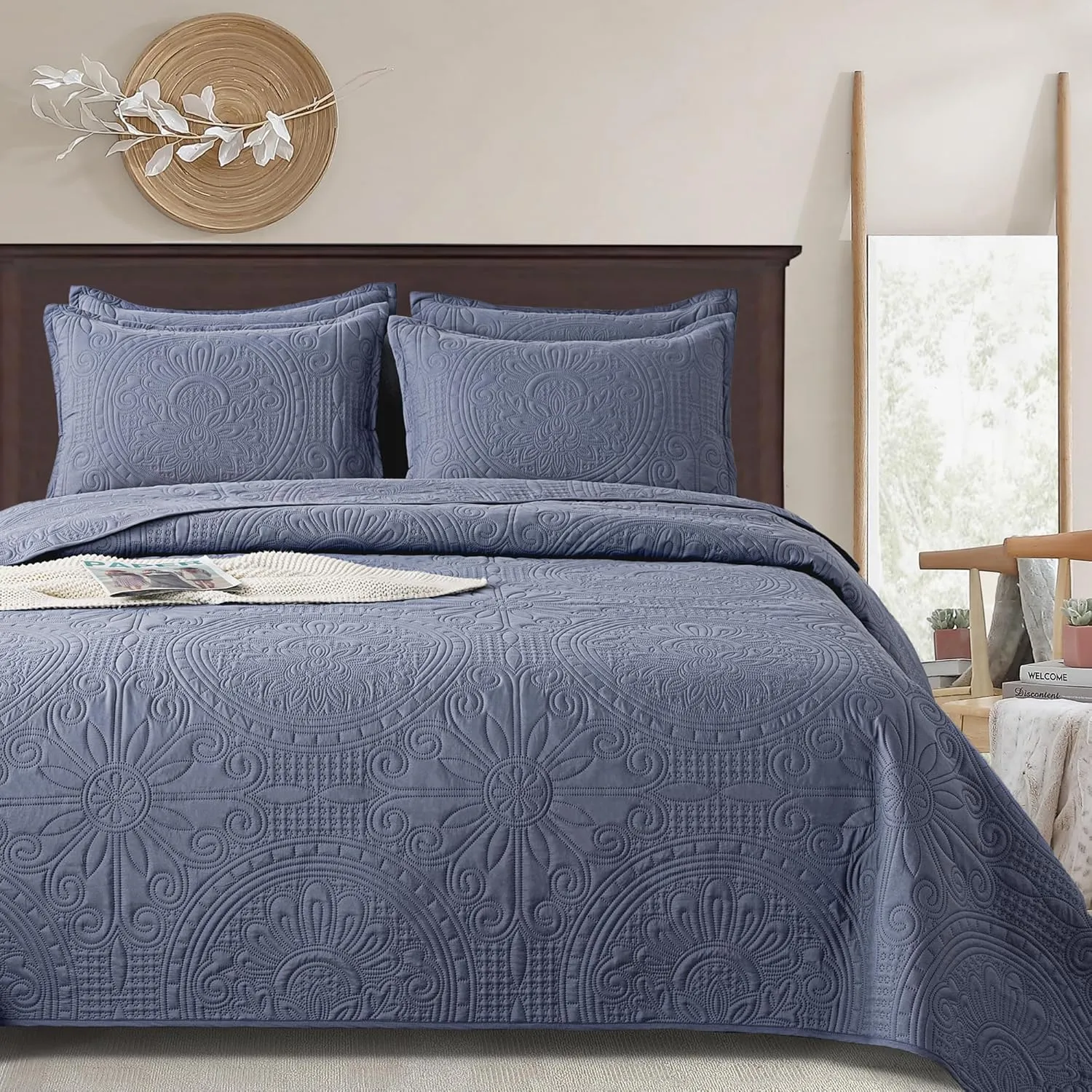 annadaif Queen Size Quilt Bedding Set (90x96 Inch) Blue Bedspreads, 3 Pieces Lightweight Comforter, Coin Pattern Coverlet Bedding Cover All Seasons (1 Quilt, 2 Pillow Shams)