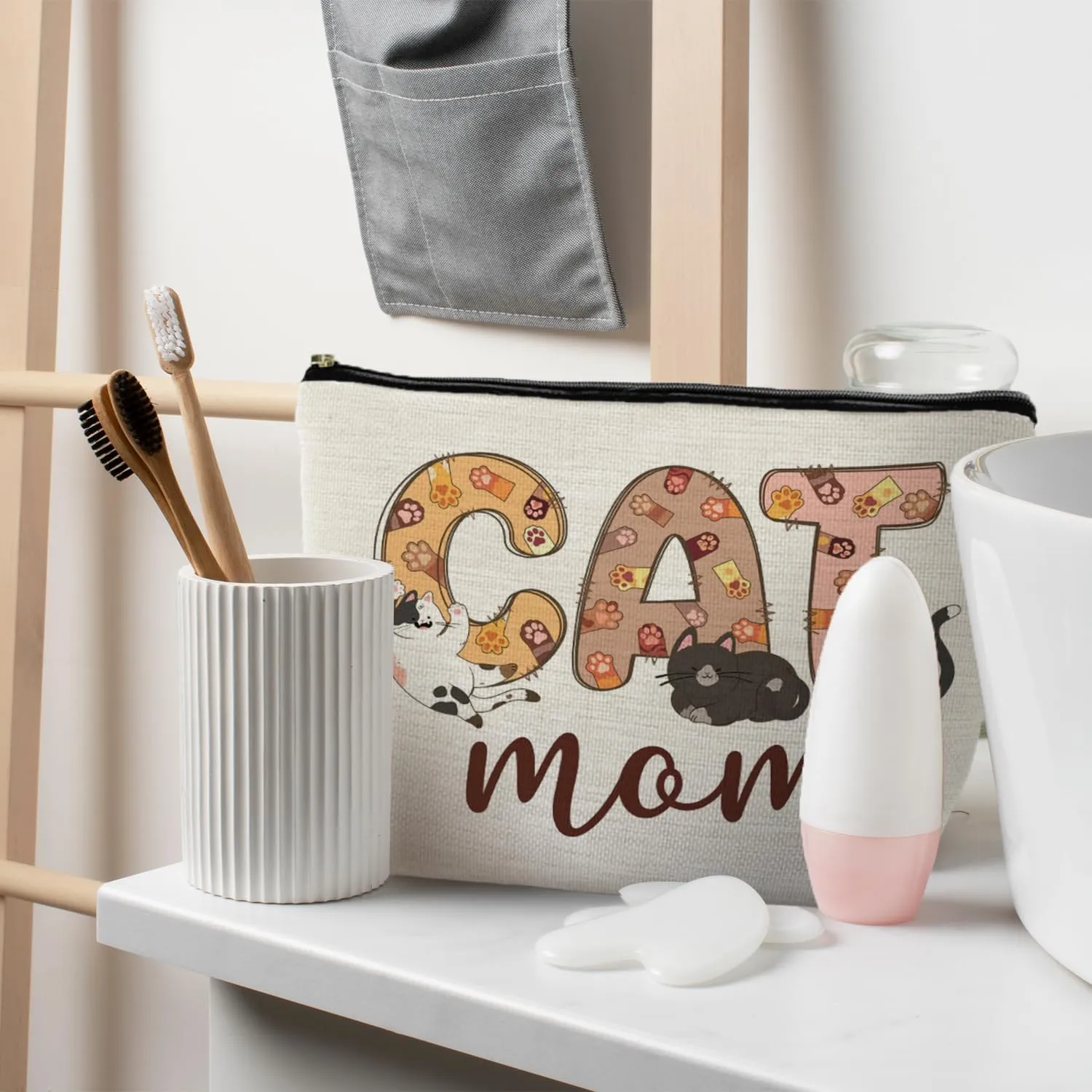 Cat Mom Gifts, Cute Cat Makeup Bag, Cat Lady Gifts, Cat Gifts for Women Cat Lovers, Cat Cosmetic Bags Toiletry Bag for Women, Cat Makeup Pouch, Cat Accessories for Women