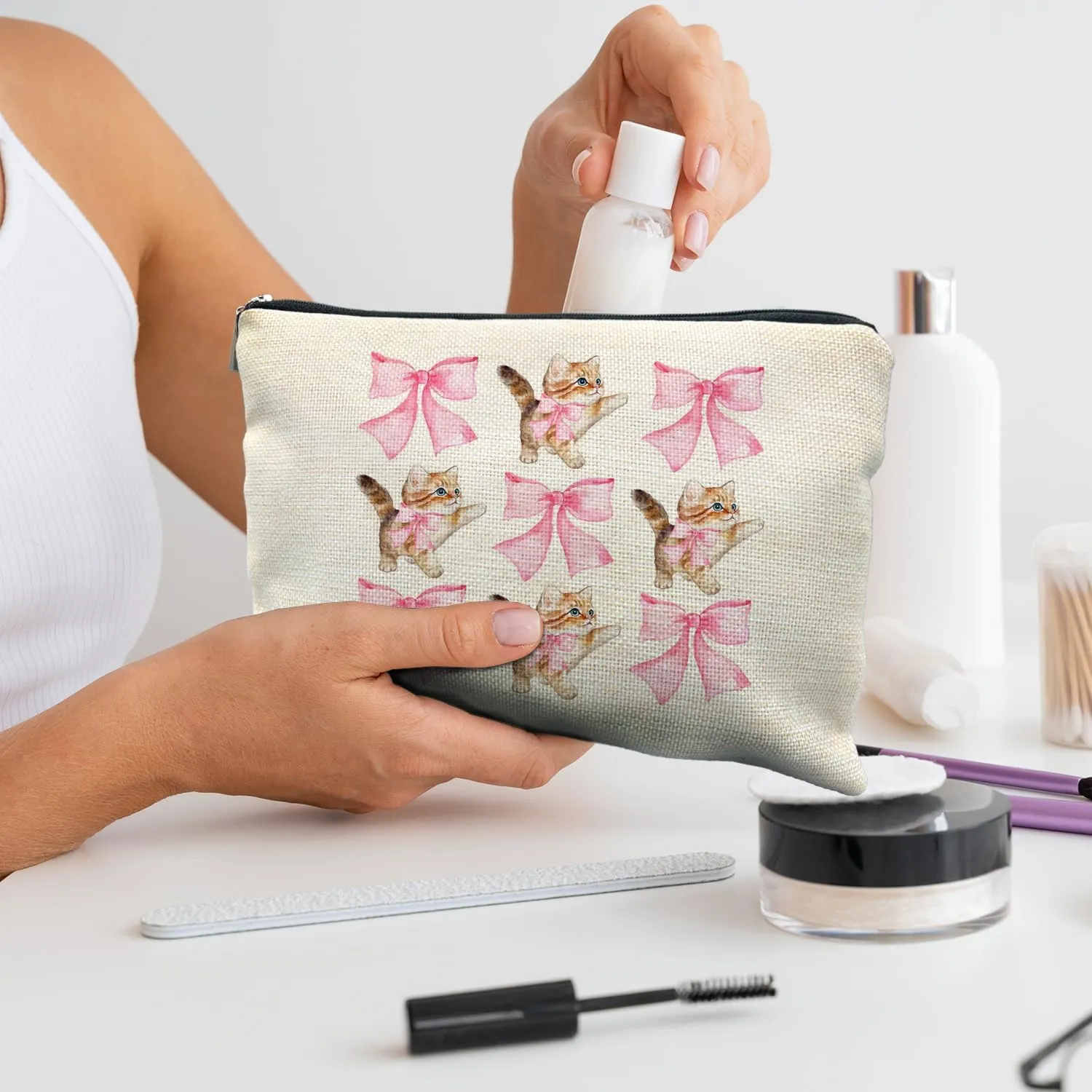Cute Cat Makeup Bag, Cat Gifts for Women, Cat Mom Gifts for Women, Cat Lady Gifts, Pink Bows Cat Cosmetic Bags Toiletry Bag for Women, Cat Makeup Pouch, Cat Accessories for Women