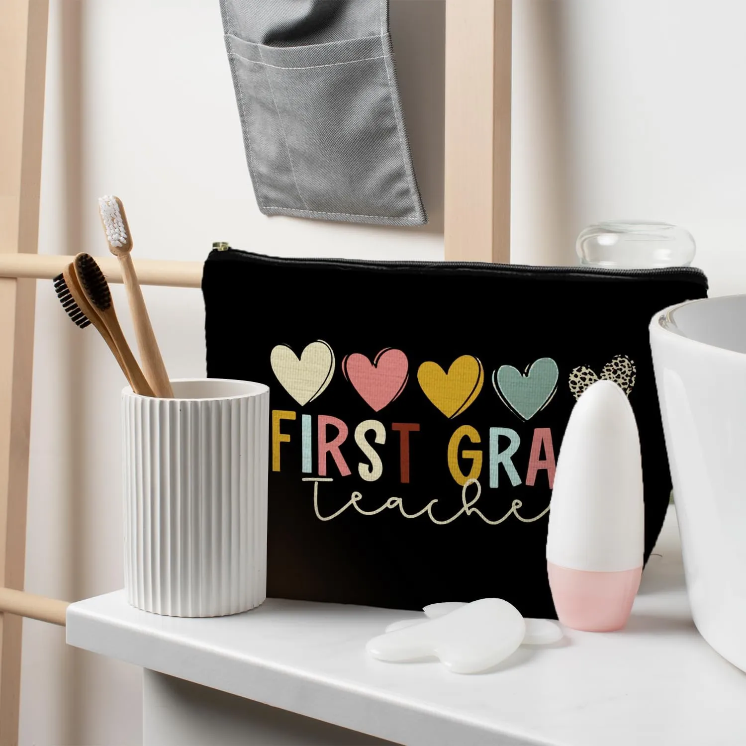 First Grade Teacher Makeup Bag, First Grade Teacher Gifts for Women, Best Teacher Gifts for Women, Thank You Teacher Gifts, First Grade Teacher Cosmetic Bags Toiletry Bag for Women