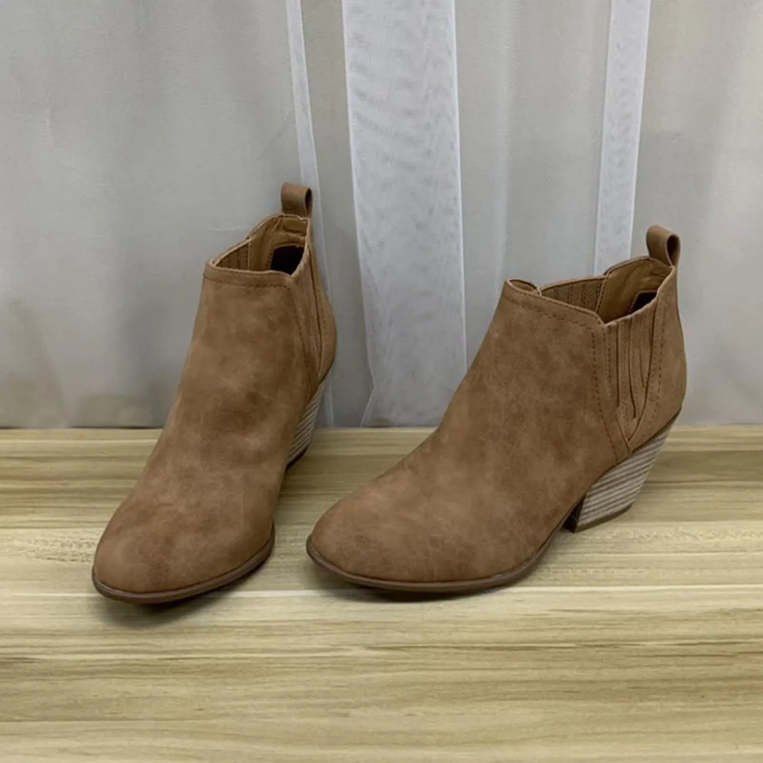 oiangi Fall Boots for Women 2022 Trendy Suede Slip on V Cutout Round Toe Zipper Chunky Stacked Mid Heel Ankle Booties Solid Cute Comfy Ladies Casual Shoes