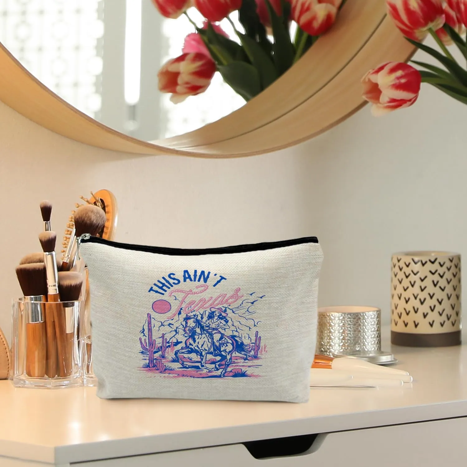 Western Makeup Bag, Western Cowgirl Rodeo Cosmetic Bags Toiletry Bag for Women, Cowgirl Gifts, This Ain't Texas Western Gifts for Women, Western Makeup Pouch, Country Girl Gifts